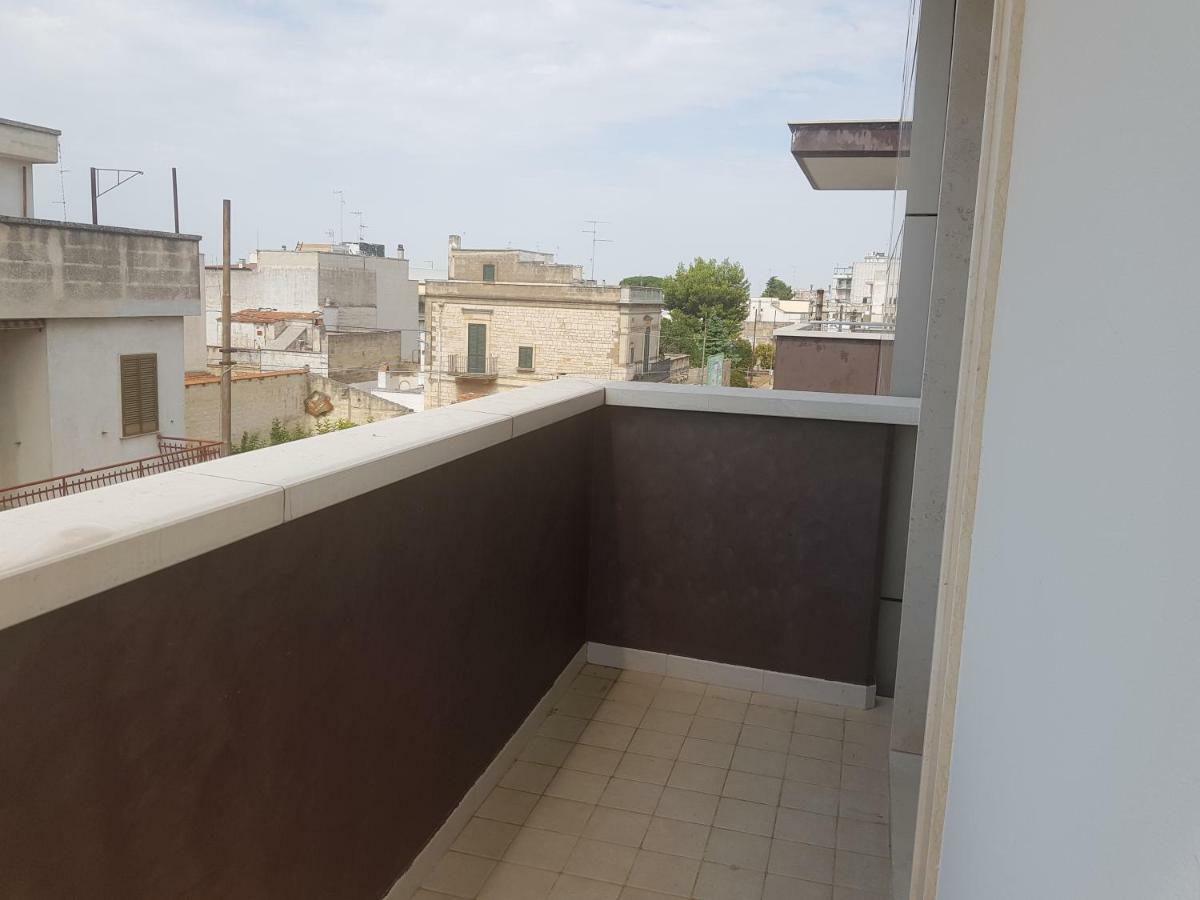 "La Casa Di Mariagrazia" Rooms Con Cucina Condivisa E Terrazza Саммикеле-ди-Бари Номер фото